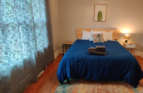 Wade Hampton House | Sleeps 8, minutes to downtown Greenville