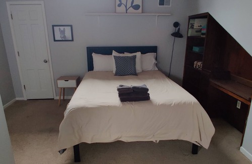 Wade Hampton House | Sleeps 8, minutes to downtown Greenville