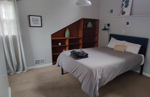 Wade Hampton House | Sleeps 8, minutes to downtown Greenville