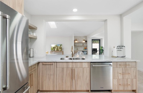 Coronado House | Sleeps 8 | Pool | Centrally Located Oasis