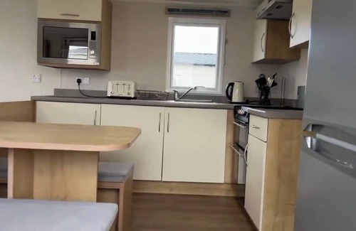 Morecambe Cabin | Sleeps 8-sea View-pets-pool-parking