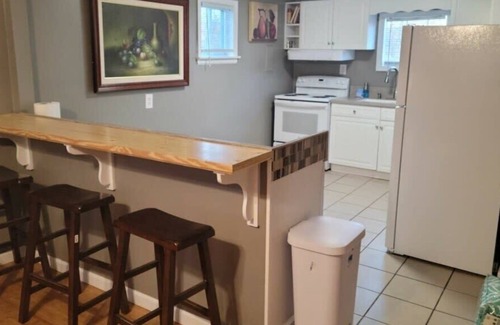Knoxville Apartment | Sleeps 8, value packed, 2 baths, comfy