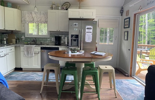 Hamlin Ski Chalet | Sleeps six humans + two dogs!
