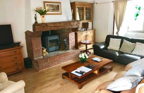 Feugeres House | Sleeps14- 5Acres- PetFriendly- NearToNormandyCoast