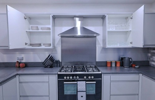 Hall Green House | Sleeps17 Bliss 7-Bedroom Luxury Escape Birmingham