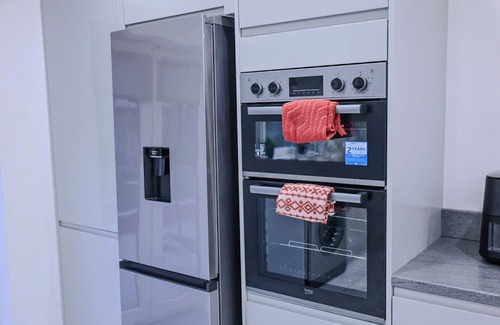Hall Green House | Sleeps17 Bliss 7-Bedroom Luxury Escape Birmingham