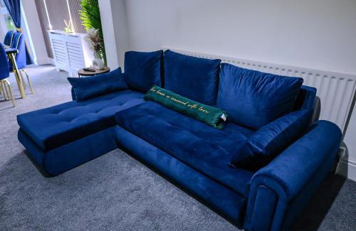 Hall Green House | Sleeps17 Bliss 7-Bedroom Luxury Escape Birmingham