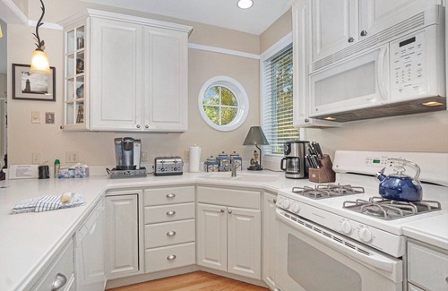 South Haven Cottage | SLEEPY HOLLOW BEACH RESORT INTRODUCES COTTAGE 8A!