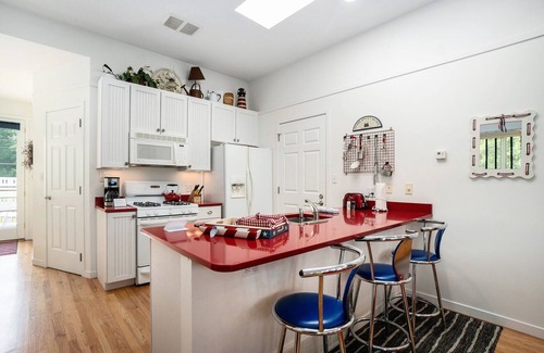 South Haven Cottage | SLEEPY HOLLOW BEACH RESORT INTRODUCES COTTAGE 11A