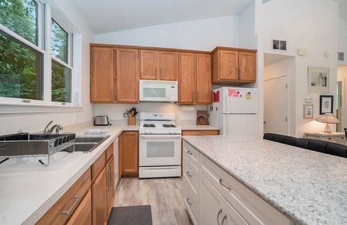 South Haven Villa | Sleepy Hollow Beach Resort introduces Patio 33