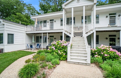 South Haven Villa | Sleepy Hollow Beach Resort introduces Patio 33