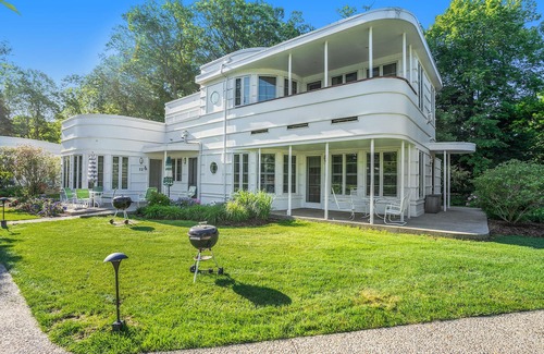 South Haven Condo | Sleepy Hollow Beach Resort introduces Gateway 52