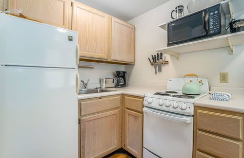 South Haven Cabin | Sleepy Hollow Beach Resort introduces Stonebridge C