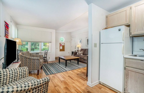 South Haven Cabin | Sleepy Hollow Beach Resort introduces Stonebridge C