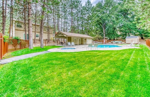 Bass Lake Apartment | Slide Creek Retreat