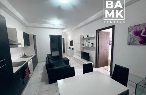 San Gwann Apartment | Sliema Modern 2 Bedroom Apartment 1 Minute from the Promenade