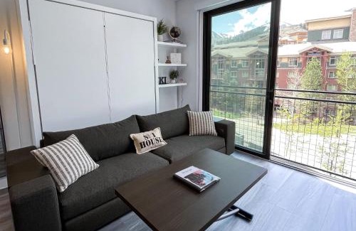 Park City Apartment | Slope Side Studio In The Heart of Canyons Village with Heated Pool & Hot Tub!