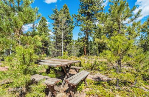 Divide House | Slope Summit Rustic A-Frame Cabin w Scenic Views