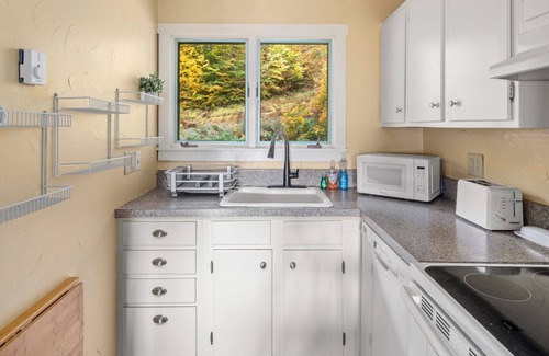 Bolton Valley Condo | Slopeside condo near lift w/mountain views