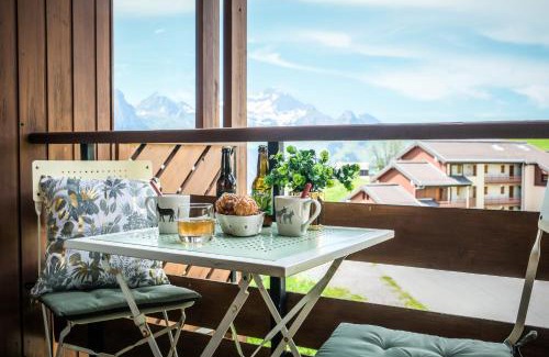 Manigod Apartment | Slow Chalet Etale Ski in-out Duplex Mountain View Balcony & Free parking