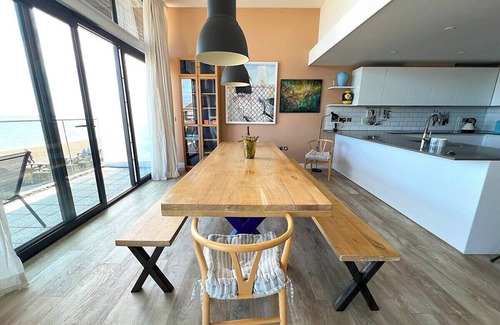 Hythe Villa | SLR-98 Beach Penthouse · Spectacular 4 BR Beachfront Penthouse