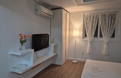 Choryang House | Small and Pretty House Near Busan Station, Pet-friendly, Suitable for 2 People