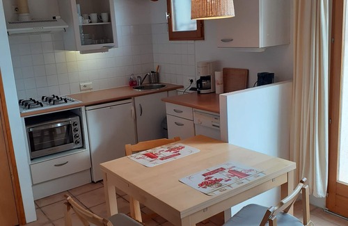 Saint-Jean-de-Minervois Cottage | Small cottage with privat terrace and stunning views on the Minervois hills