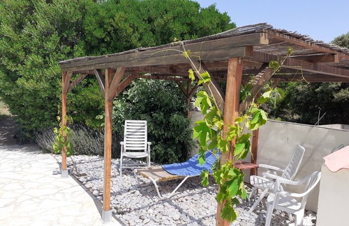 Saint-Jean-de-Minervois Cottage | Small cottage with privat terrace and stunning views on the Minervois hills
