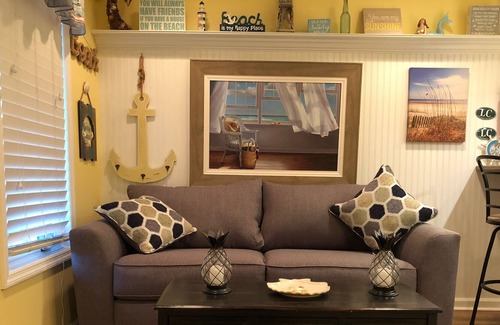 Lake Como Cottage | Small cottage on the Jersey Shore/Lake Como/Belmar
