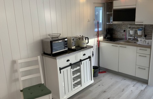 Jesendorf Apartment | Small, cozy bungalow with a lake plot and a private jetty