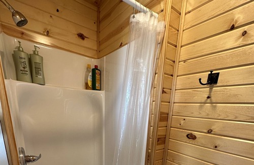 Viroqua Cabin | Small cozy cabin near Public fishing and hunting grounds