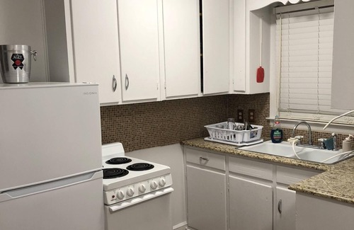 Greensboro House | Small, Cozy, Intimate & Clean.
