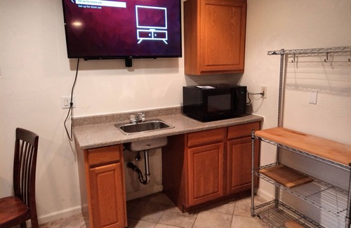 Central Escondido Apartment | Small detached studio. Quiet. Private parking. nVisitors wanting to explore SD.