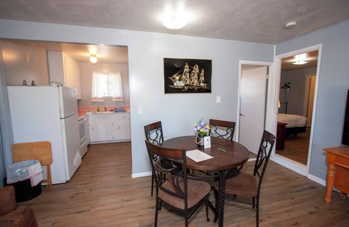 Westport Hotel | Small Family Apartment near the beach. Perfect for a family getaway!