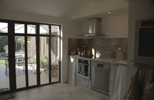 Saint-Martin-de-Crau Other | Small farmhouse with AC in the Alpilles, 15 mn baux de Provence, 3mn Mouries