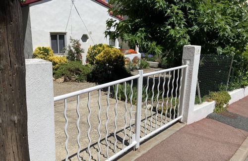 Saint-Pierre-la-Mer Villa | Small house, air conditioning and shaded garden, in a quiet area near the beach