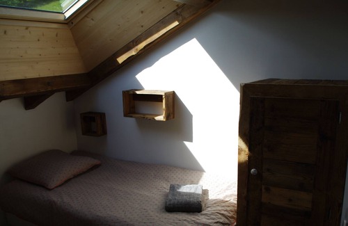 Bozel Apartment | Small old wood chalet