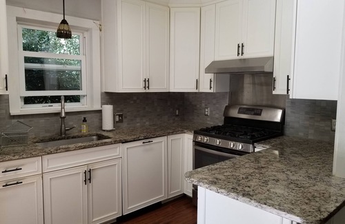 Charleston Cottage | Small private home on quite street just a short distance to downtown Charleston.