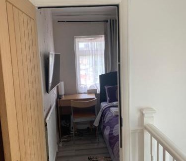 Brent House | Small single Boxroom OVO Wembley Stadium