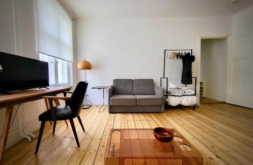 Gesundbrunnen Apartment | Small Studio Berlin Wedding