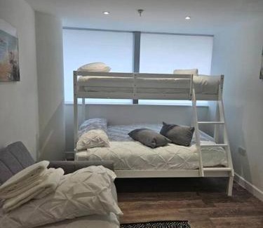 Fairfield Apartment | Small Studio for Group of 5 in Delta Croydon DPF3