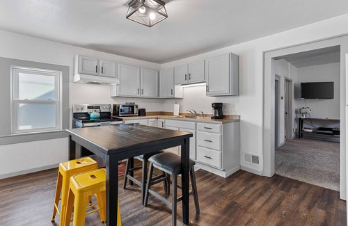 Oconto House | Small Town Retreat- 5br- Movie Theater Room!