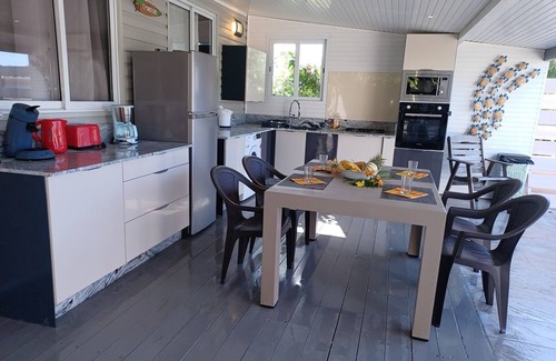 Sainte-Rose Villa | Small villa with private spa pool and terrace, beach 200 meters