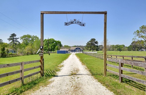 Montgomery Other | SMALL WEDDINGS/Events are our specialty!Just north of Historic Montgomery Texas