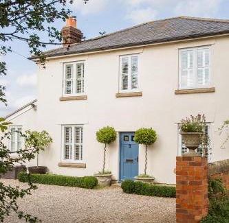 Broadway Bed & Breakfast | SmallBrook Cottage