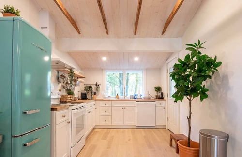 Smallwood House | Smallwood Oasis w/ 2 Bikes & Private Hot Tub!