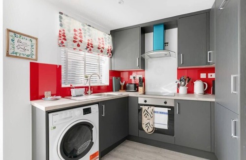 Woking Apartment | Smart 1 Bedroom Apartment in Central Woking