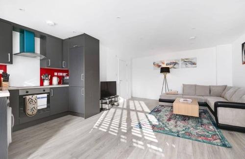 Woking Apartment | Smart 1 Bedroom Apartment in Central Woking