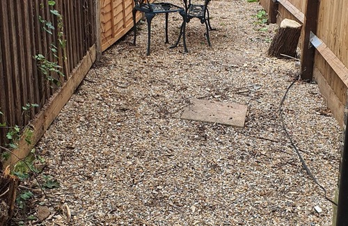 New Cross Apartment | Smart and Cosy apartment with own private garden and entrence