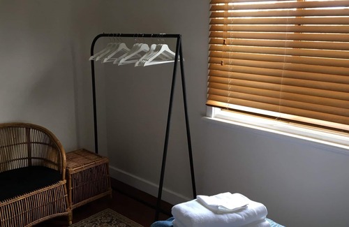 Scotsdale Cottage | Smart Chook Cottage - cosy, well equipped cottage